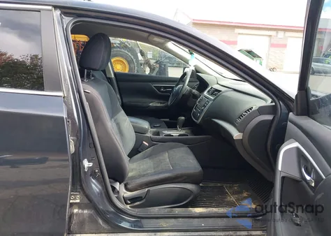 2017 Nissan Altima 2.5 S z USA, uszkodzony, nr VIN 1N4AL3AP0HC268653